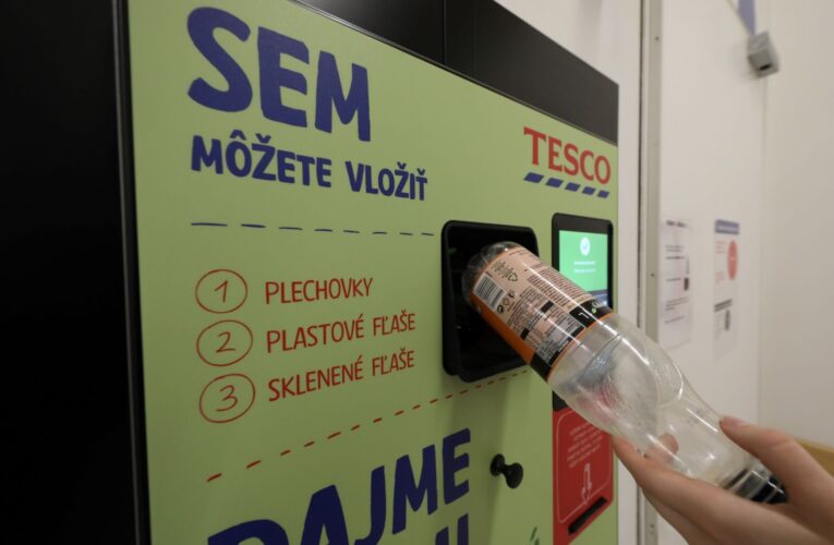 Tesco: Zákazníci vrátili vyše 10.000 plechoviek a PET fliaš